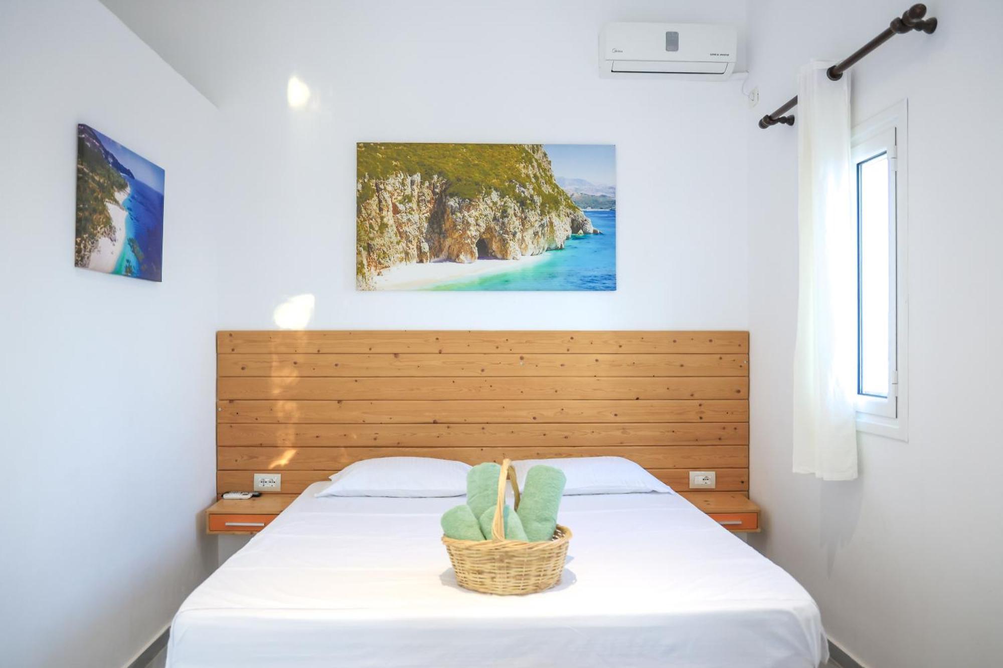 Casablanca Rooms Dhermi Exterior photo